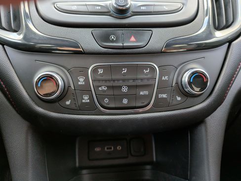 Used 2023 Chevrolet Equinox RS image 27