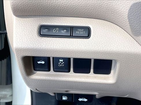 Used 2017 Nissan Altima 2.5 SV w/ Convenience Package FWD image 14