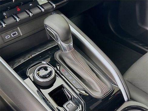 Used 2024 Chevrolet Colorado Z71 w/ Z71 Convenience Package 2 image 19