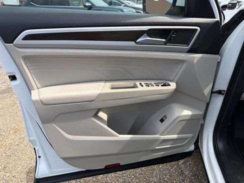 Used 2021 Volkswagen Atlas SE FWD image 25