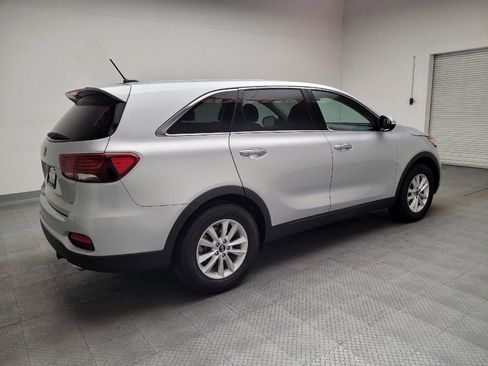 Used 2019 Kia Sorento FWD V6 image 10