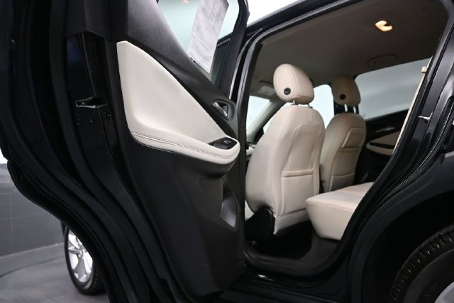 Used 2021 Buick Encore GX Preferred w/ Cold Weather Comfort Package FWD image 13