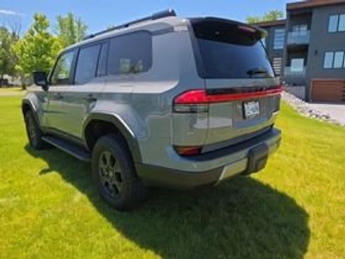 Used 2025 Lexus GX 550 AWD/4WD image 4