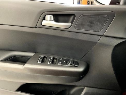 Used 2021 Kia Sportage LX FWD image 38