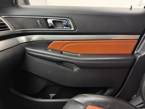 Used 2019 Ford Explorer XLT w/ Equipment Group 202A image 25