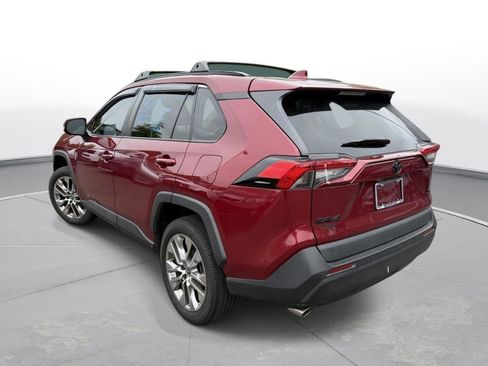 Certified 2021 Toyota RAV4 XLE Premium FWD image 8