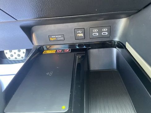 Used 2025 Toyota Camry XSE AWD/4WD image 18