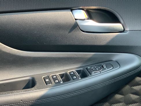 Used 2020 Hyundai Santa Fe SE FWD image 16
