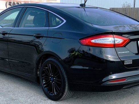 Used 2014 Ford Fusion SE w/ Equipment Group 202A image 3
