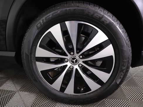 Certified 2025 Mercedes-Benz GLE 350 4MATIC image 32