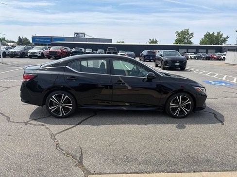Used 2023 Nissan Sentra SR w/ SR Premium Package FWD image 4