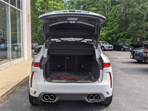 Used 2019 Jaguar F-PACE SVR image 6