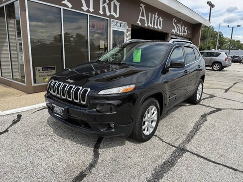 Used 2015 Jeep Cherokee Latitude AWD/4WD image 2