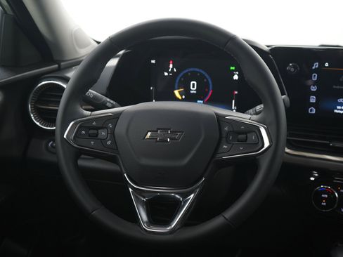 Used 2025 Chevrolet Trax ACTIV w/ Driver Confidence Package FWD image 16