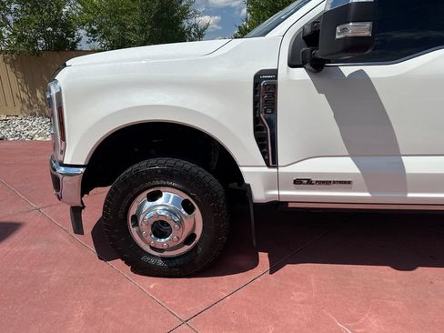 Used 2024 Ford F350 Lariat w/ Lariat Ultimate Package AWD/4WD image 32
