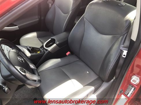 Used 2013 Toyota Prius Four w/ Deluxe Solar Roof Pkg FWD image 12