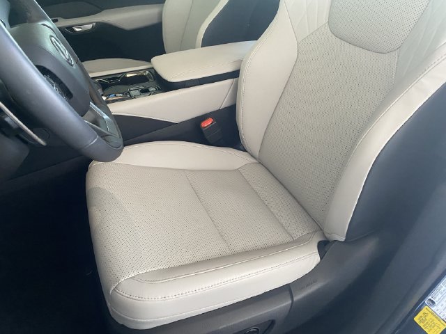 Used 2025 Lexus RX 350 Premium w/ Accessory Package (K3) FWD image 17