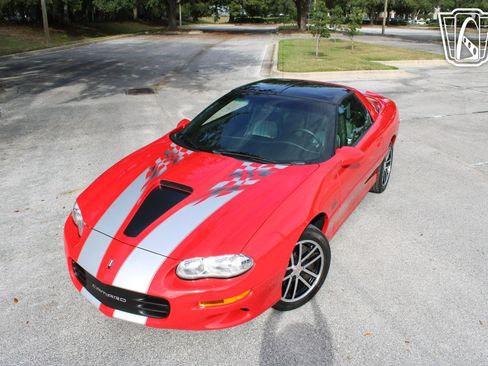 Used 2002 Chevrolet Camaro Z28 w/ SS Performance/Appearance Pkg image 5