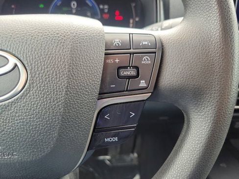 Used 2025 Toyota Camry LE FWD image 18