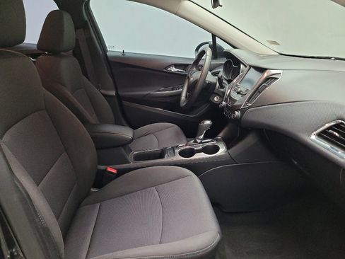 Used 2017 Chevrolet Cruze LT image 21