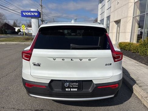 Used 2025 Volvo XC40 B5 Plus AWD/4WD image 4