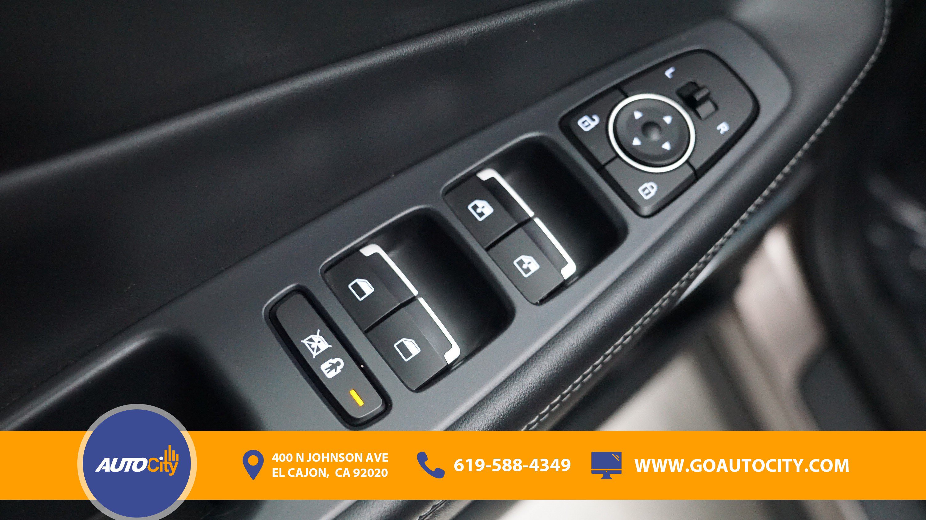 Used 2020 Hyundai Santa Fe SEL w/ Convenience + Premium Package FWD image 19