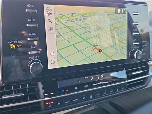 Used 2024 Toyota Sienna Platinum image 15