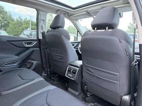 Used 2023 Subaru Forester Premium AWD/4WD image 23