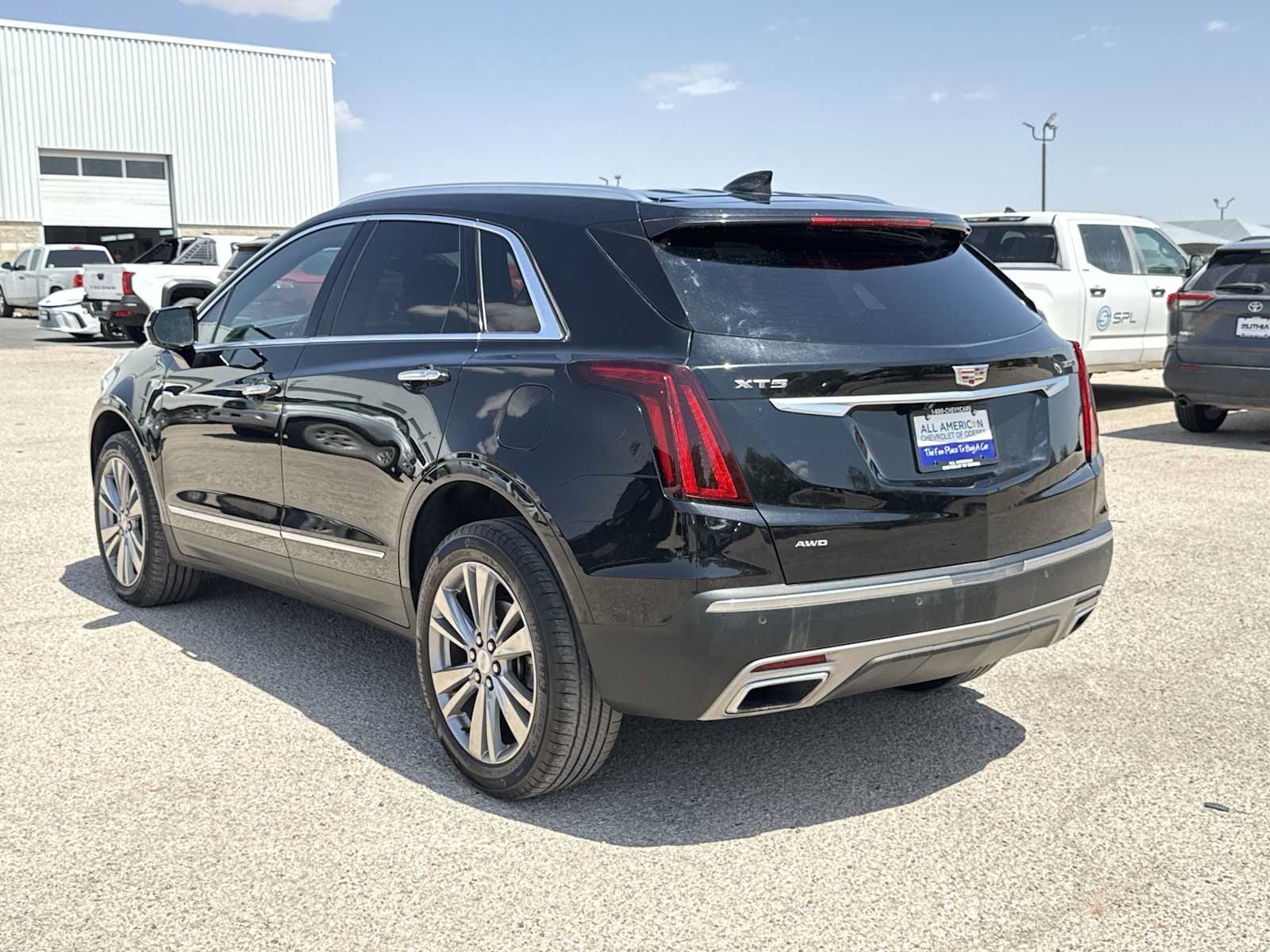 Used 2023 Cadillac XT5 Premium Luxury w/ LPO, Floor Liner Package AWD/4WD image 6