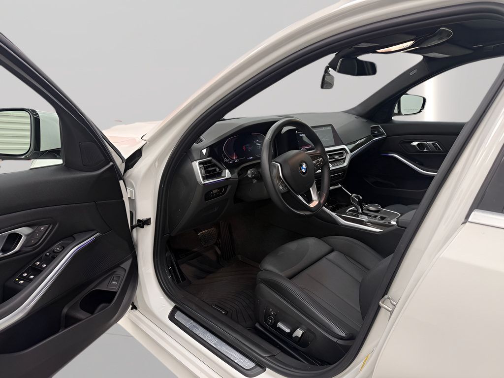 Used 2021 BMW 330i Sedan w/ Convenience Package RWD image 10