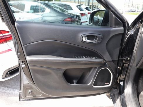 Used 2018 Jeep Compass Limited w/ Navigation Group image 12