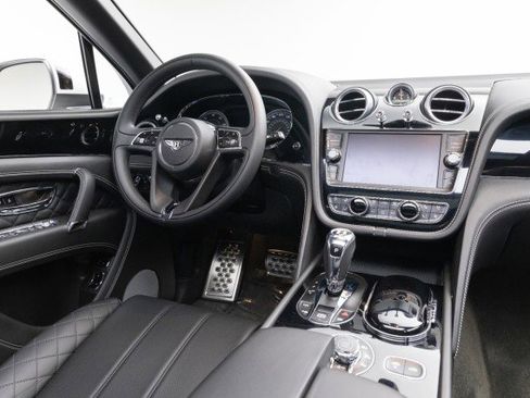 Used 2017 Bentley Bentayga W12 image 12