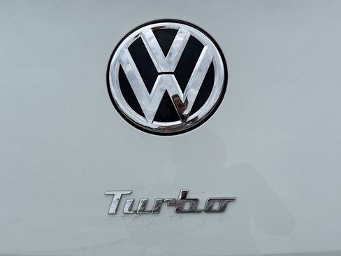 Used 2019 Volkswagen Beetle 2.0T S FWD image 11