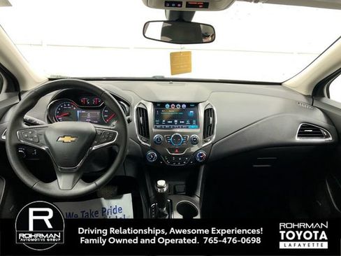 Used 2017 Chevrolet Cruze LT w/ Sun And Sound Package FWD image 14