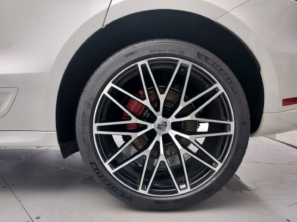 Certified 2024 Porsche Macan S w/ Premium Plus Package AWD/4WD image 28