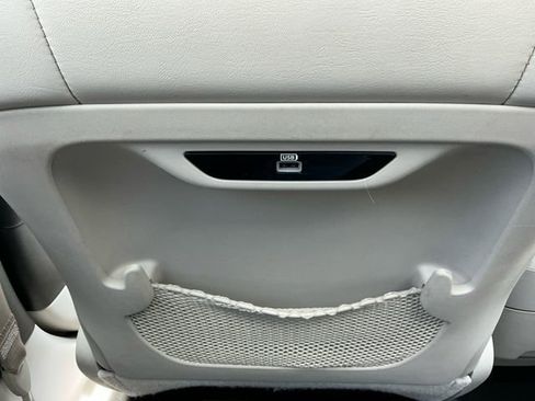 Used 2017 Chrysler Pacifica Limited FWD image 25
