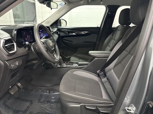 Used 2024 Chevrolet TrailBlazer LS AWD/4WD image 19