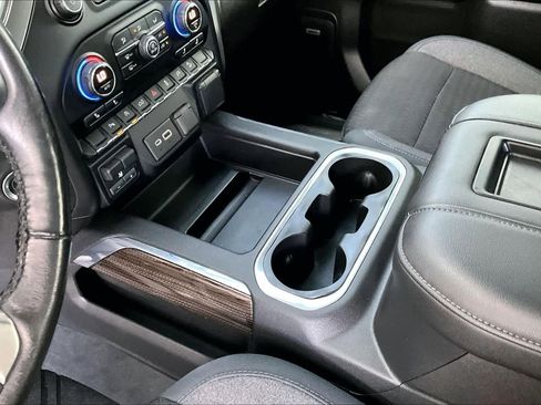 Used 2019 Chevrolet Silverado 1500 LT Trail Boss image 17