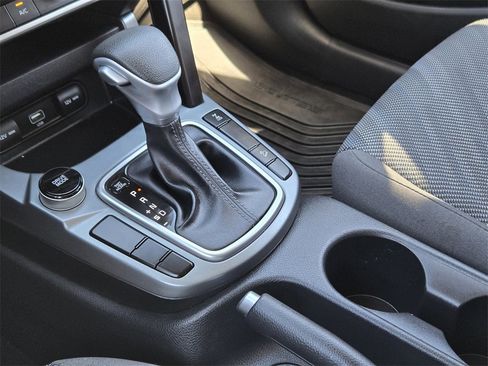 Certified 2021 Kia Seltos LX image 9