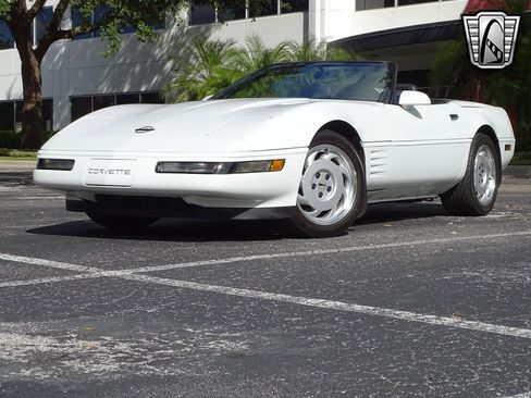 Used 1992 Chevrolet Corvette Convertible With Hard Top image 3