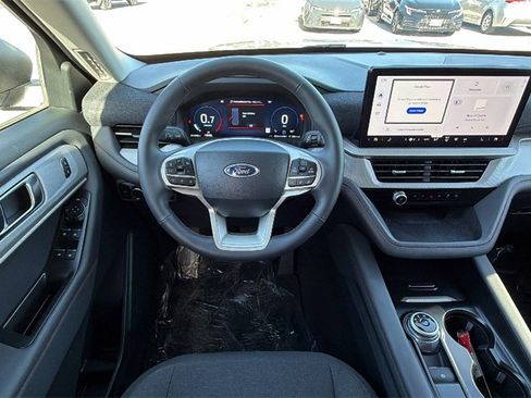 Used 2025 Ford Explorer Active image 30
