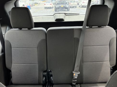 Used 2023 Chevrolet Traverse LT FWD image 19