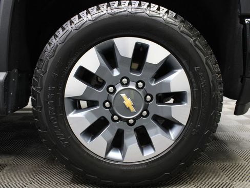 Used 2024 Chevrolet Silverado 2500 Custom AWD/4WD image 13
