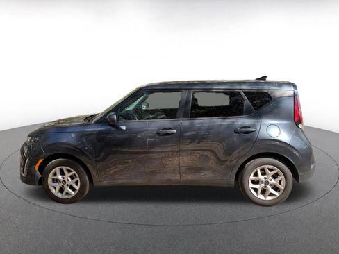 Used 2025 Kia Soul LX w/ LX Technology Package image 4