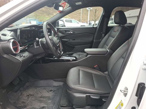 Used 2024 Chevrolet Trax RS image 13