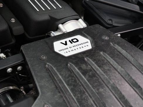 Used 2019 Lamborghini Huracan LP 580-2 RWD image 41