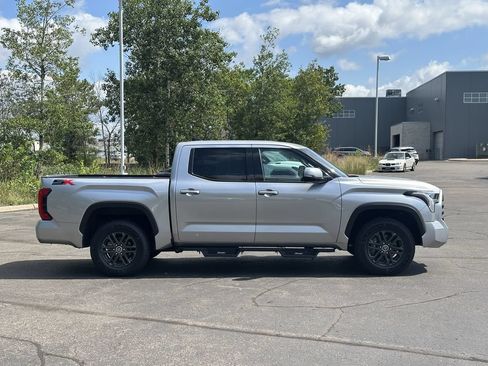 Used 2023 Toyota Tundra SR5 w/ SR5 Convenience Package AWD/4WD image 34