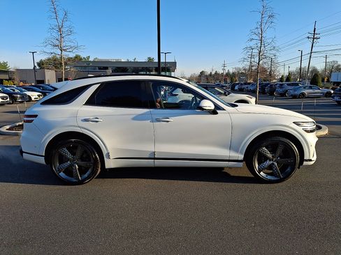 Certified 2023 Genesis GV70 2.5T w/ Sport Prestige Package image 7