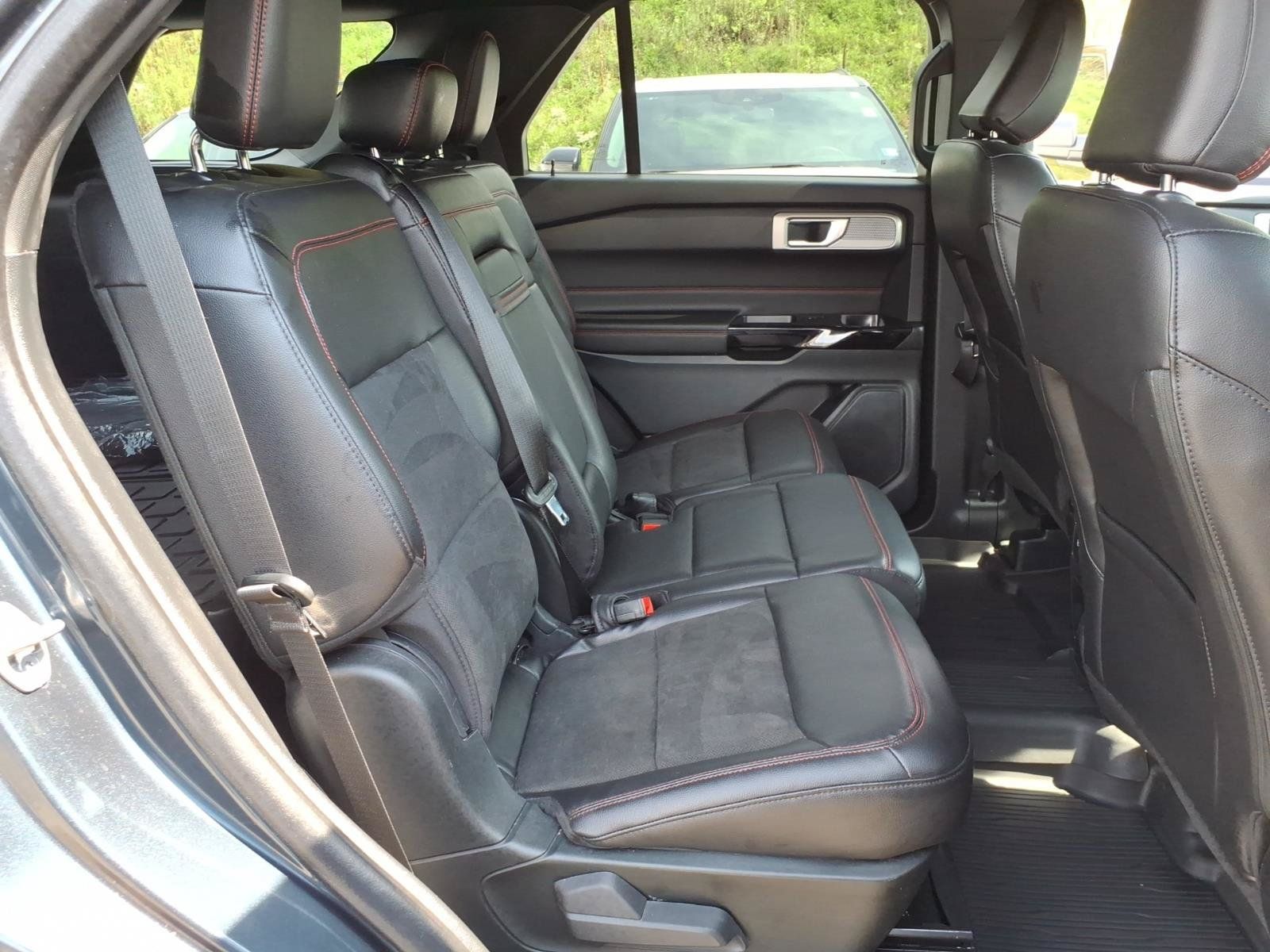 Certified 2023 Ford Explorer ST-Line AWD/4WD image 8