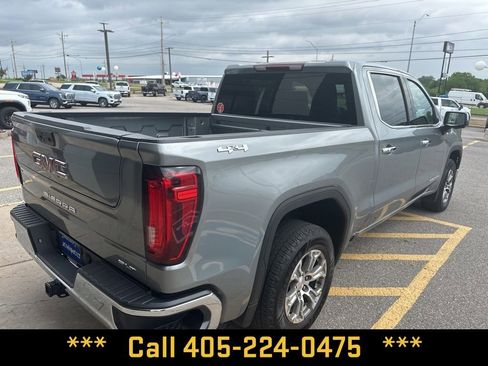 Used 2025 GMC Sierra 1500 SLT AWD/4WD image 8